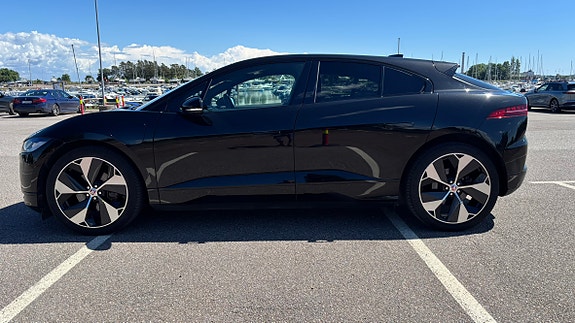 Jaguar I-PACE 3 of 5
