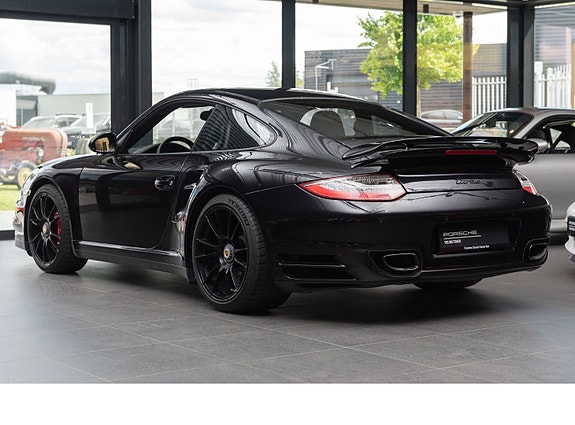Porsche 911 3 of 5