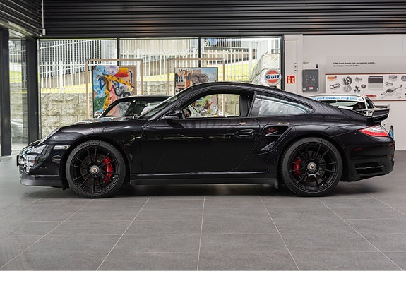 Porsche 911 2 of 5