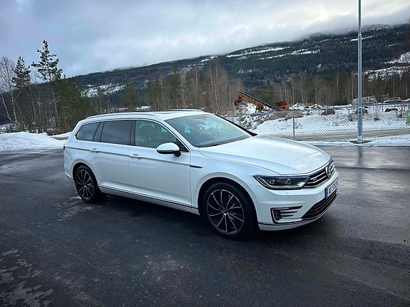 Volkswagen Passat 9 of 18