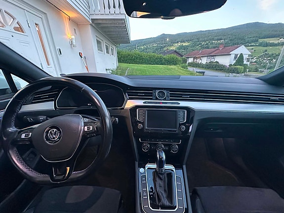Volkswagen Passat 13 of 18