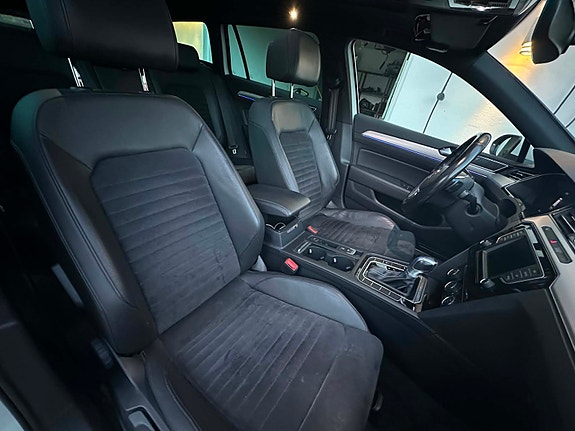 Volkswagen Passat 16 of 18