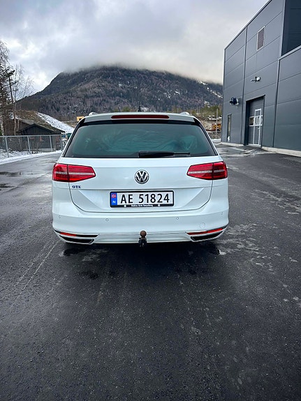 Volkswagen Passat 6 of 18