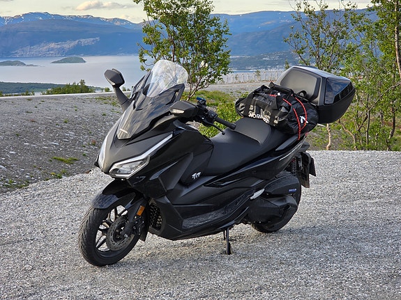 Honda Forza 350 2 of 5