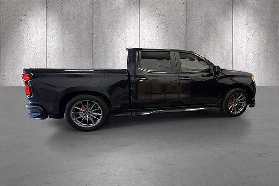 Chevrolet Silverado 4 of 5