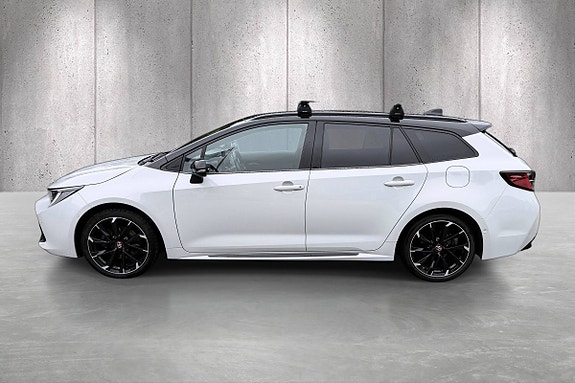 Toyota Corolla 4 of 5