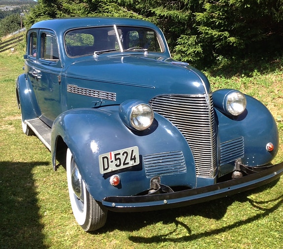 Chevrolet Master DeLuxe 2 of 5