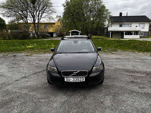 Volvo S40 3 of 5