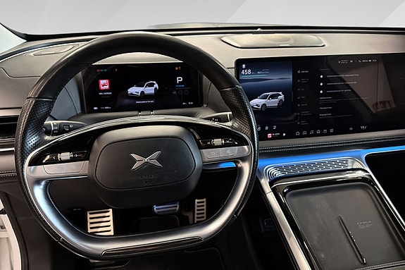 XPeng G9 11 of 17