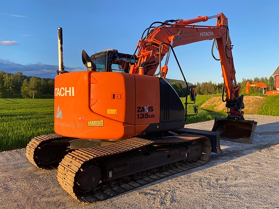 Hitachi ZX 135US-5B 2 of 5