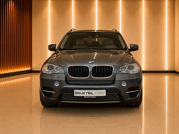 BMW X5 2 of 5
