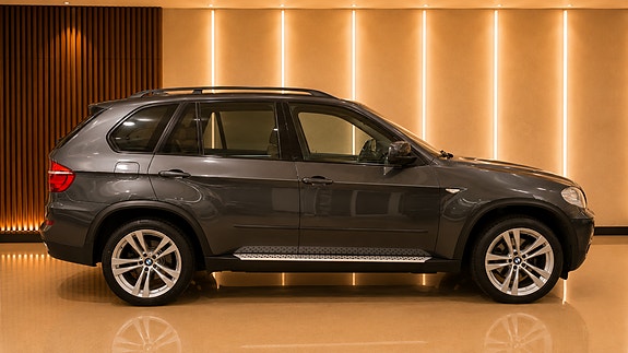 BMW X5 3 of 5
