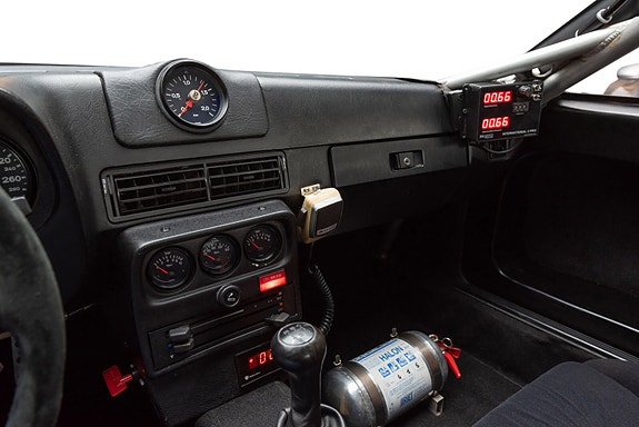 Porsche 924 19 of 30