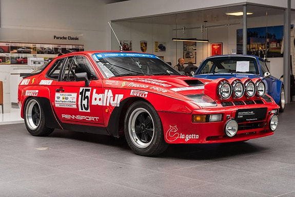 Porsche 924 4 of 30