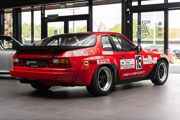 Porsche 924 3 of 30