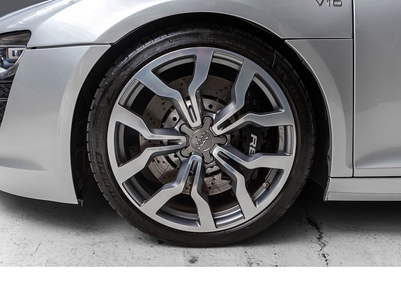 Audi R8 6 of 30