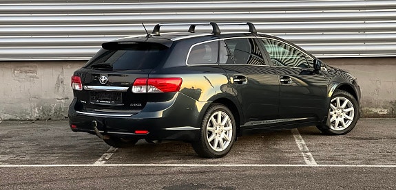 Toyota Avensis 3 of 18