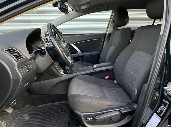 Toyota Avensis 10 of 18