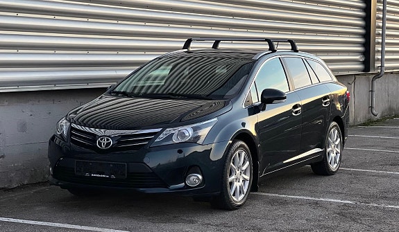 Toyota Avensis 4 of 18
