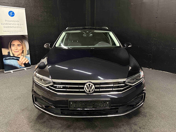 Volkswagen Passat 2 of 5
