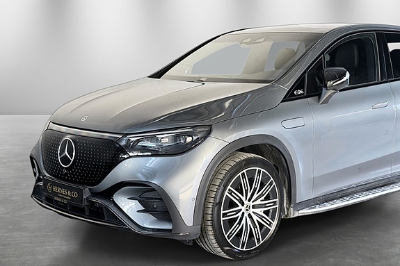 Mercedes-Benz EQE500 2 of 5