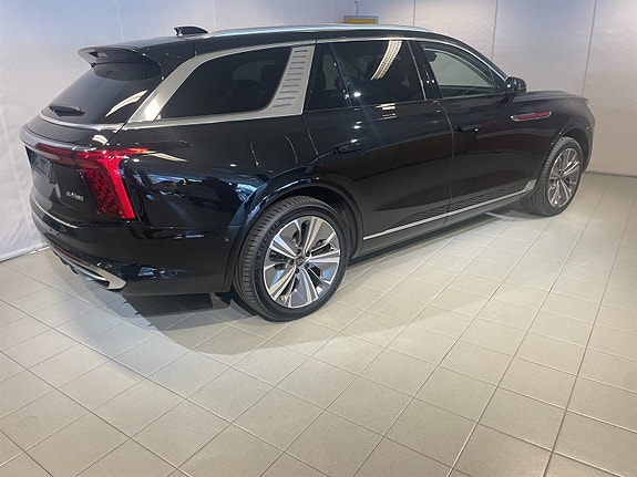 Hongqi E-HS9 4 of 5