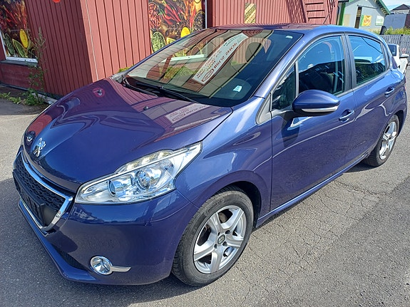 Peugeot 208 4 of 5