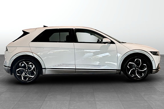 Hyundai Ioniq 5 4 of 5