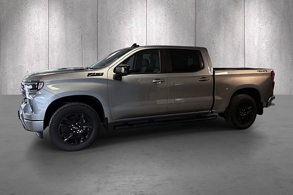 Chevrolet Silverado 2 of 5