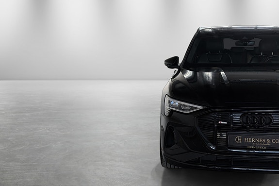 Audi e-tron Sportback 4 of 5