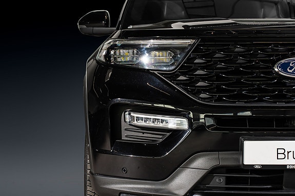 Ford Explorer 4 of 5