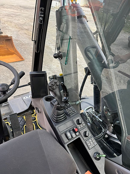 Volvo EWR170E 18 of 21
