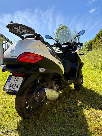 Piaggio MP3 300 LT 4 of 5