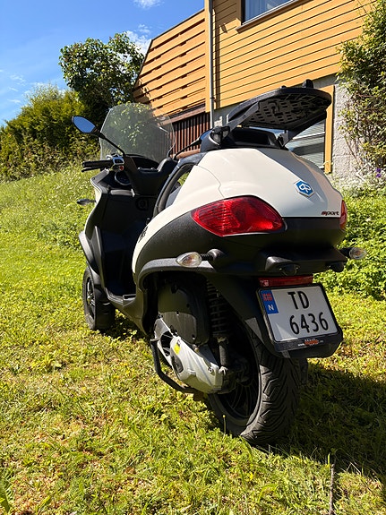 Piaggio MP3 300 LT 5 of 5