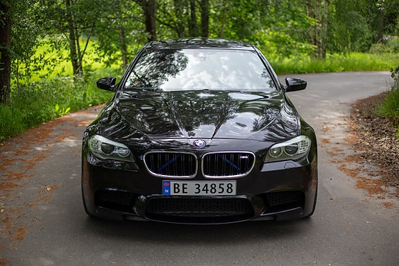 BMW M5 4 of 5