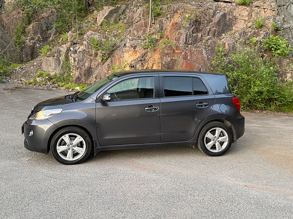 Toyota Urban Cruiser 2 of 5