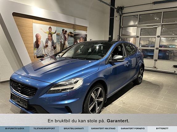 Volvo V40 2 of 5