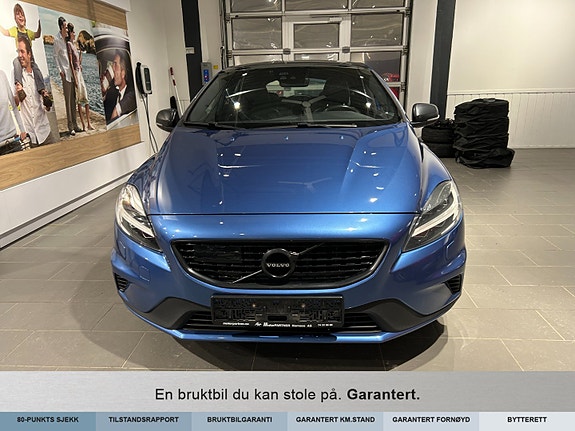 Volvo V40 3 of 5