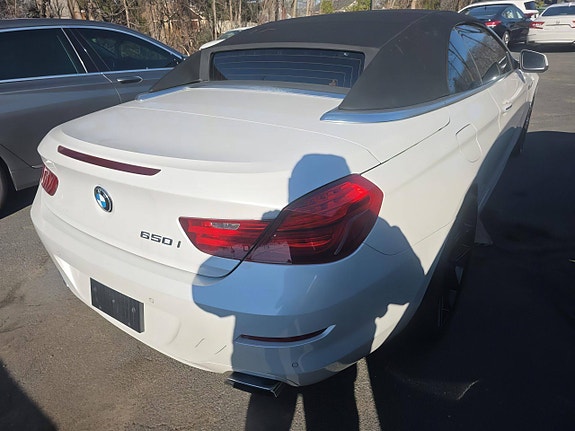 BMW 650i 4 of 5