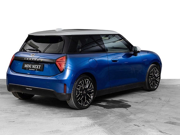 MINI Cooper SE 5 of 5