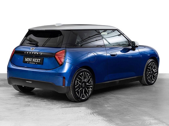 MINI Cooper SE 5 of 5