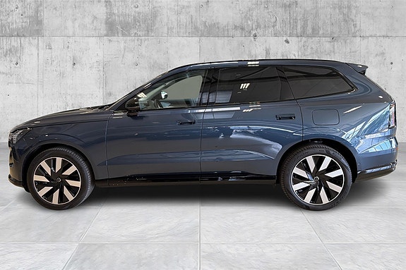 Volvo EX90 2 of 5