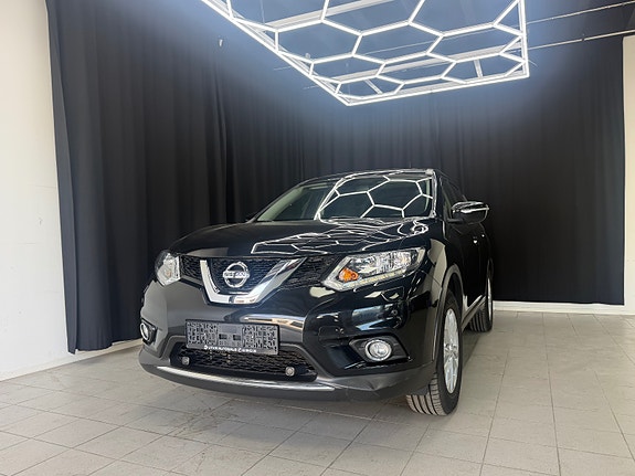 Nissan X-Trail 2 of 5