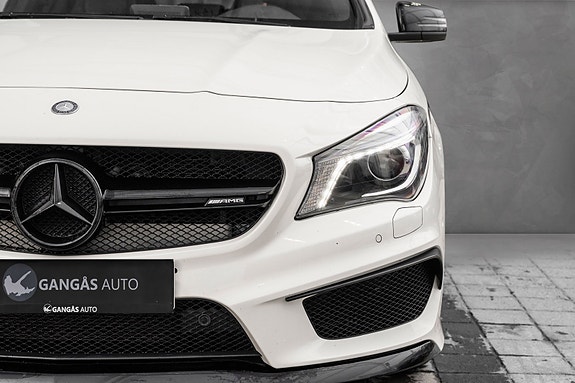 Mercedes-Benz CLA45 4 of 5