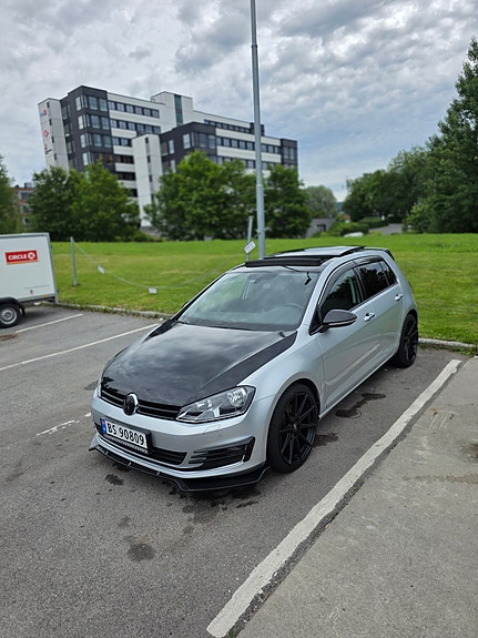 Volkswagen Golf VII 2 of 5
