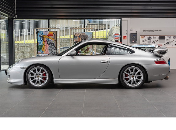Porsche 911 2 of 5