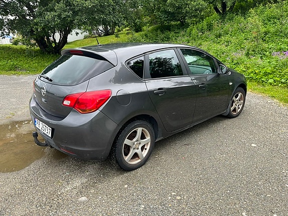 Opel Astra 4 of 5