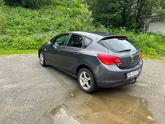 Opel Astra 3 of 5