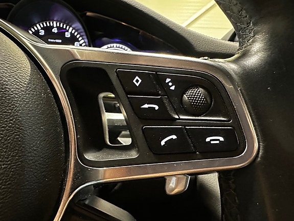 Porsche Panamera 15 of 30