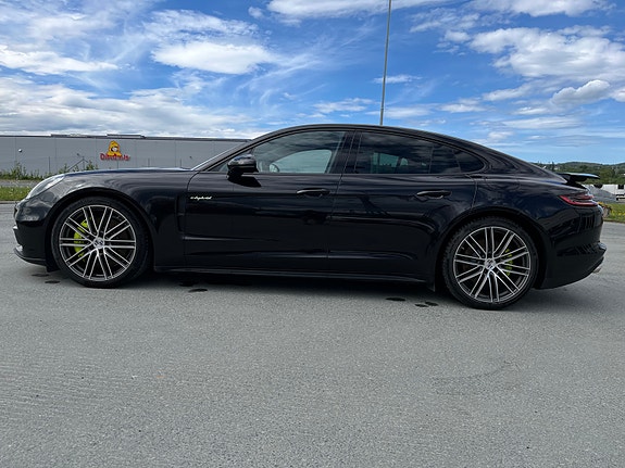 Porsche Panamera 2 of 5